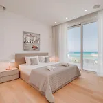 别墅 Beachfront Blue Waves