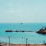 Beachfront Blue Waves * פרוטאראס