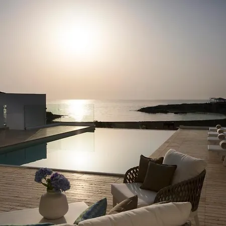 Beachfront Blue Waves Villa *