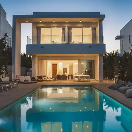 Beachfront Blue Waves Villa *