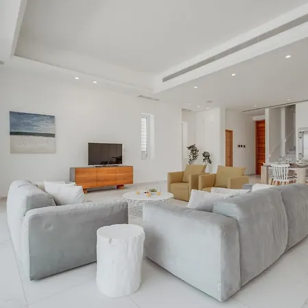 Beachfront Blue Waves Villa