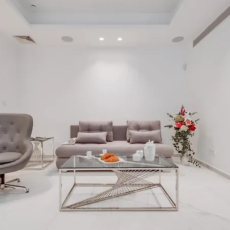 Beachfront Blue Waves Villa *