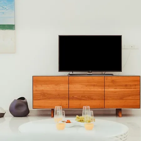 Beachfront Blue Waves Villa