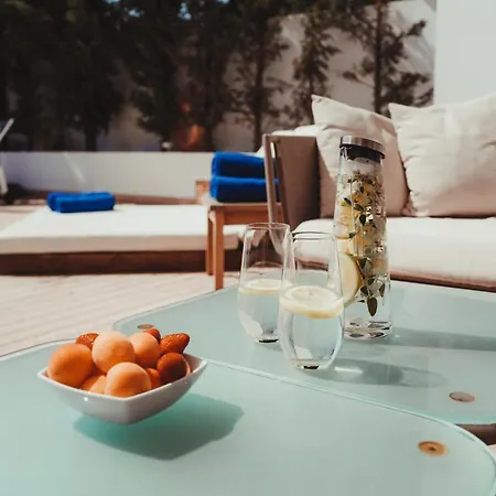 Villa Beachfront Blue Waves