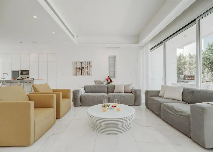 Villa Beachfront Blue Waves