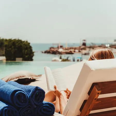 Beachfront Blue Waves *