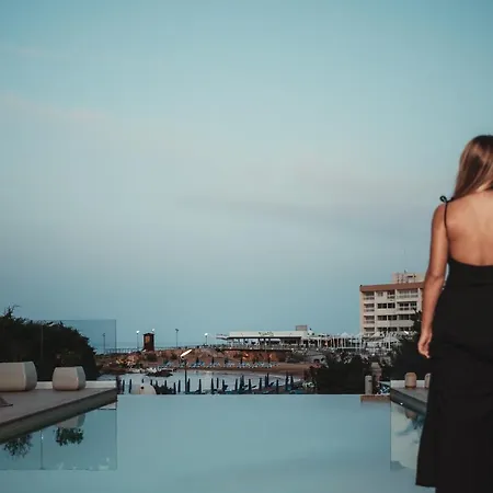 Beachfront Blue Waves * 프로타라스